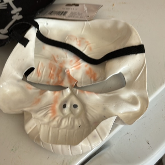 NWT 7 Piece Halloween Skeleton Bundle Bag Gloves Fright Creepy Cup Mask Make Up - Picture 11 of 16